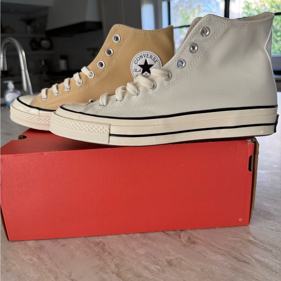 Converse High-Tops in Beige and Off-White - Picture 4 of 7